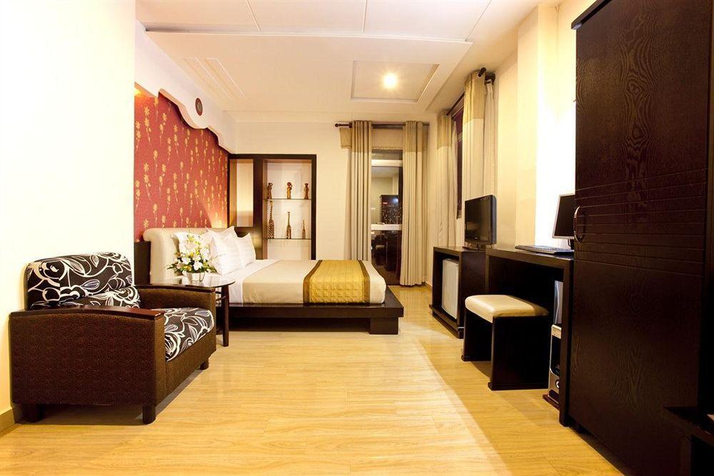 Metro Points Hcm Hotel- Bến Thành Market 3*